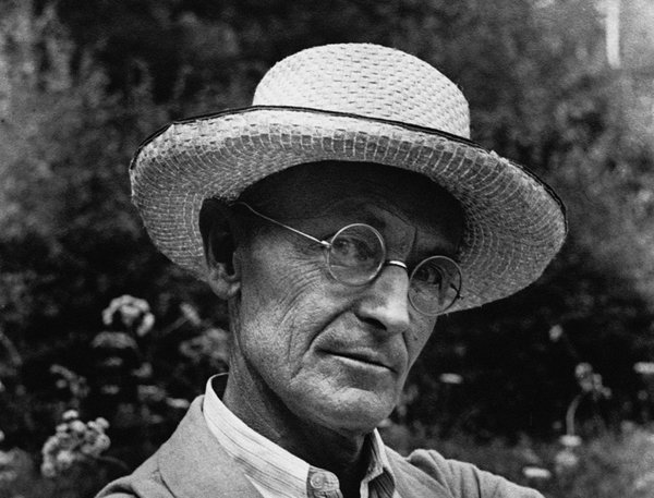 1. hermann hesse a montagnola 1935. foto martin hesse. copyright martin hesse erben