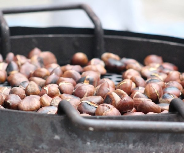 Roasted chestnuts 2881862 960 720