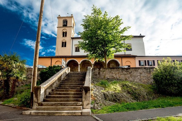 Chiesa maria assunta villa luganese