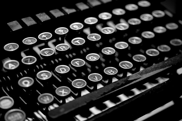 Typewriter 2653187 1280