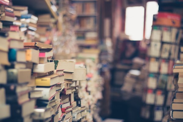 Books 1163695 1280