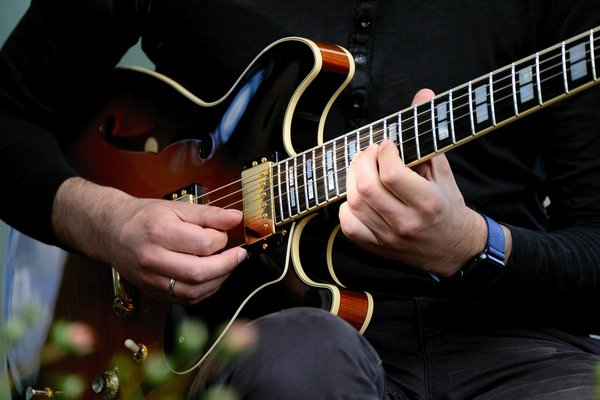 Guitar 4280306 1280