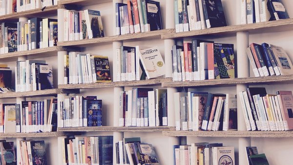 Books 1617327 1280