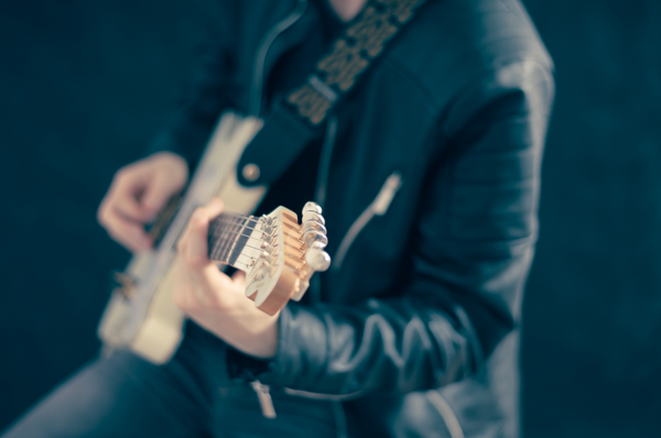 Guitarist 768532 1280