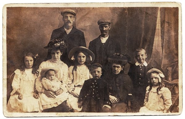 Family portrait 613968 1280