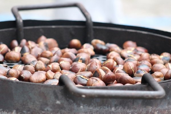 Roasted chestnuts 2881862 960 720