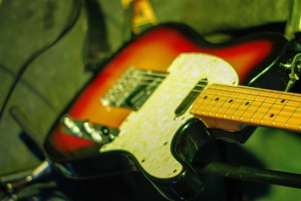 Guitar 3925445 1280