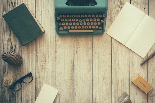 Typewriter 801921 1280