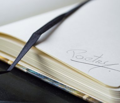 Nel laboratorio poetico di Paola Colotti: passeggiando tra editi e inediti