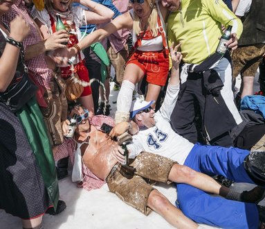 Lois Hechenblaikner | Ischgl and more - A pop-up project(ion)
